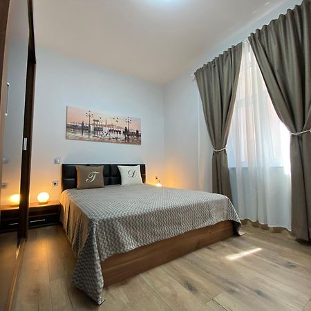 La Luna - High-End 2Bd Flat In The Top Centre By Flat Mаnager Sofia Exterior foto
